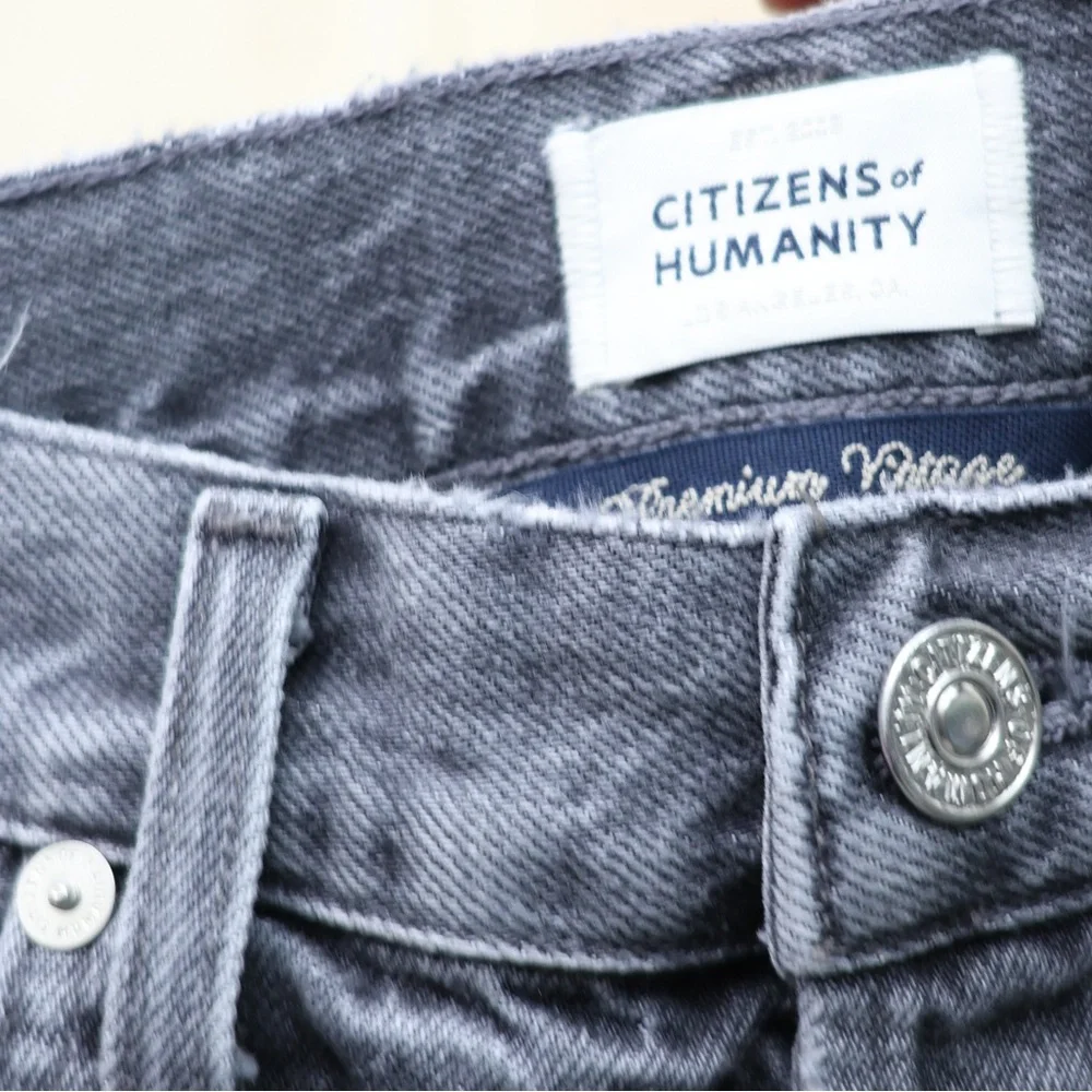 Citizens of Humanity Elle Cut-Off Denim Shorts‎ Charcoal Black 25